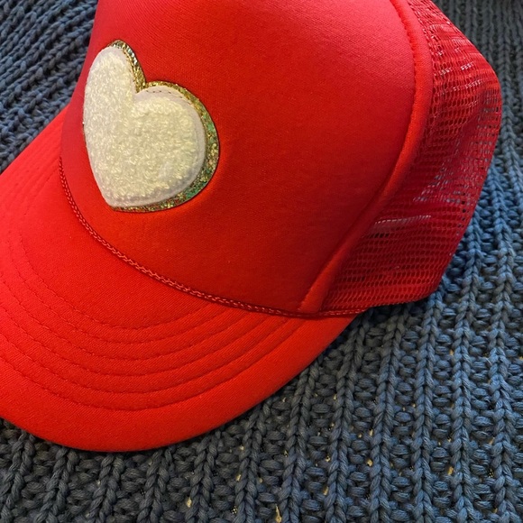 🆕HEART HAT❣️ adjustable snap back! Zoom in for details.... - Picture 5 of 7
